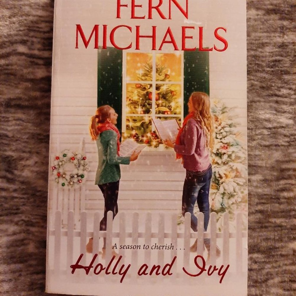 Novel Holly and Ivy